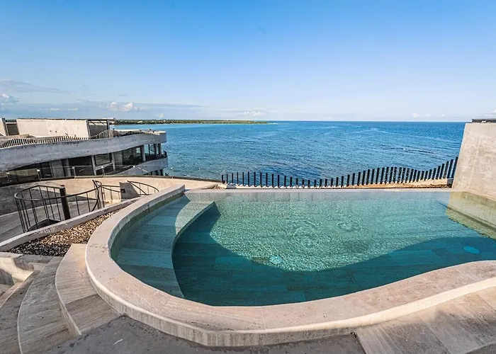 Beachfront 3br Penthouse W Private Pool Hot Tub & Gym Tulum