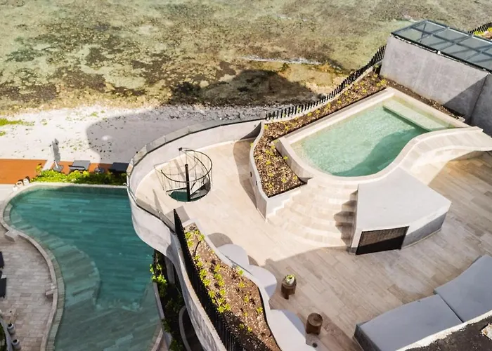 Beachfront 3br Penthouse W Private Pool Hot Tub & Gym